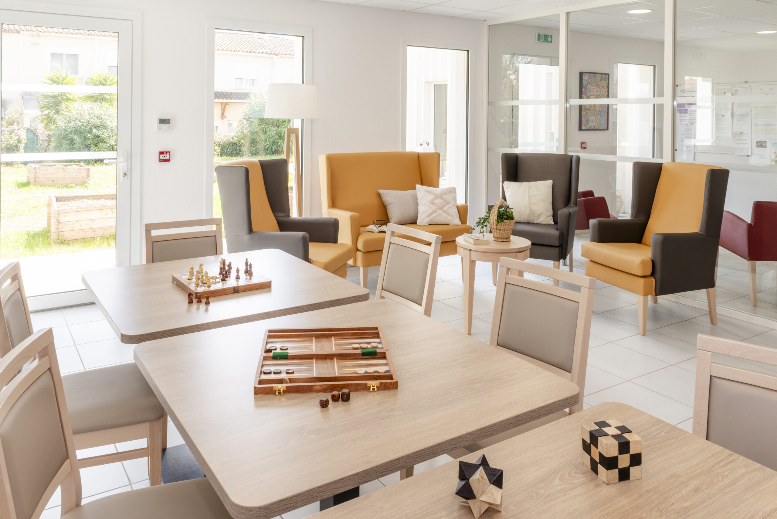 DLM-terre&sens_courreges_ergomodel-easy-gliss_opp7_table-slim-46_moka-9t-mh_athenes-1c_athenes-1f