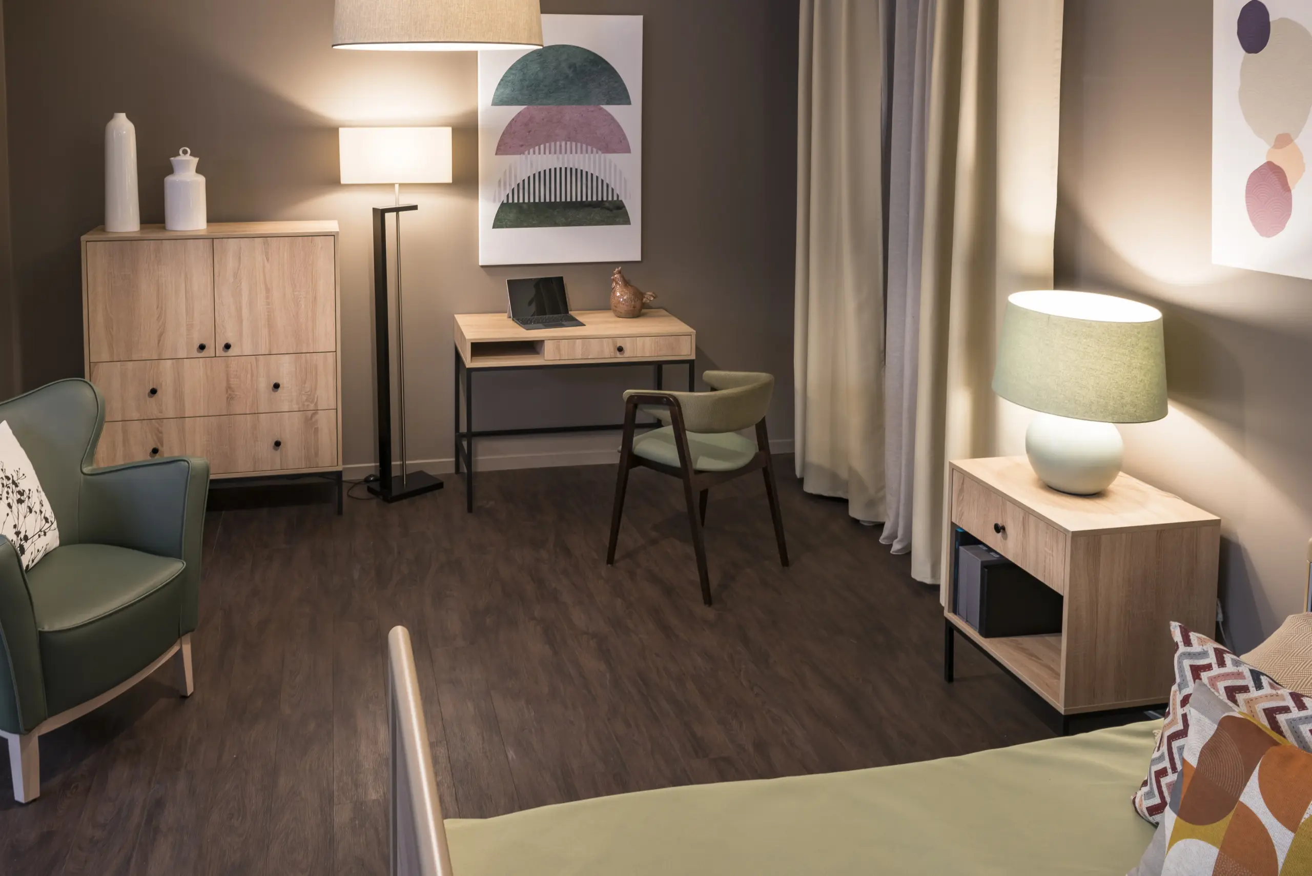 dlm-créations_steel_hans_chaise_chambre_résidence_amenagement