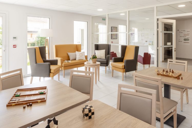 DLM-terre&sens_courreges_ergomodel-easy-gliss_opp7_table-slim-46_moka-9t-mh_athenes-1c_athenes-1f_sotra