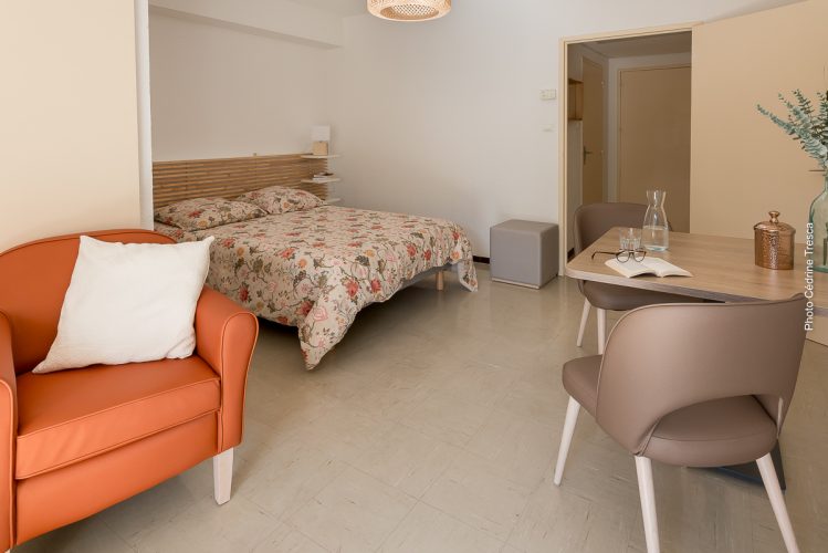 dlm_les-floralies_talia-1f_corpus-2pf_ena-c__anne-1c_slim46_90x90_ergomodel-gliss_v213_bd