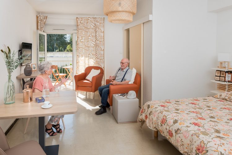 dlm_les-floralies_talia-1f_corpus-2pf_ena-c__anne-1c_slim46_90x90_ergomodel-gliss_v2_bd