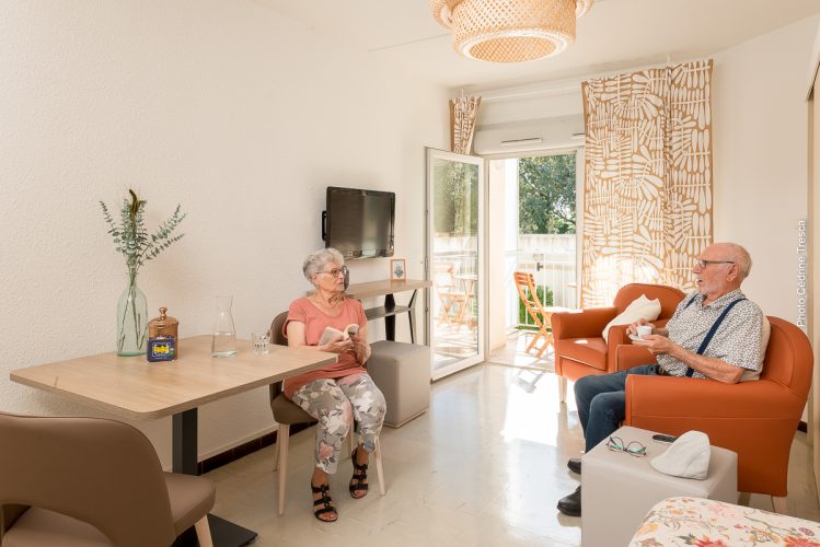 dlm_les-floralies_talia-1f_corpus-2pf_ena-c__anne-1c_slim46_90x90_ergomodel-gliss_v8_bd